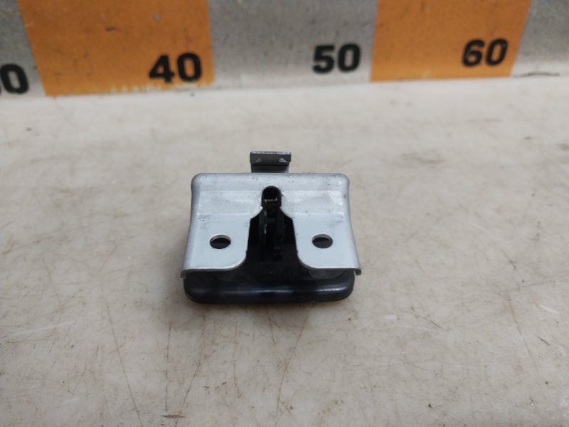 Ручка открывания капота