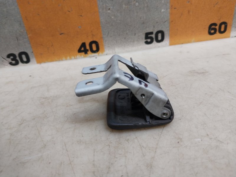 Ручка открывания капота