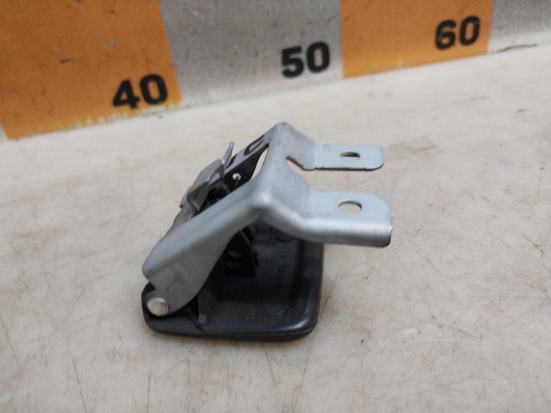 Ручка открывания капота