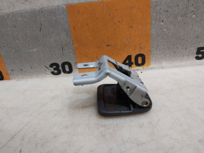 Ручка открывания капота