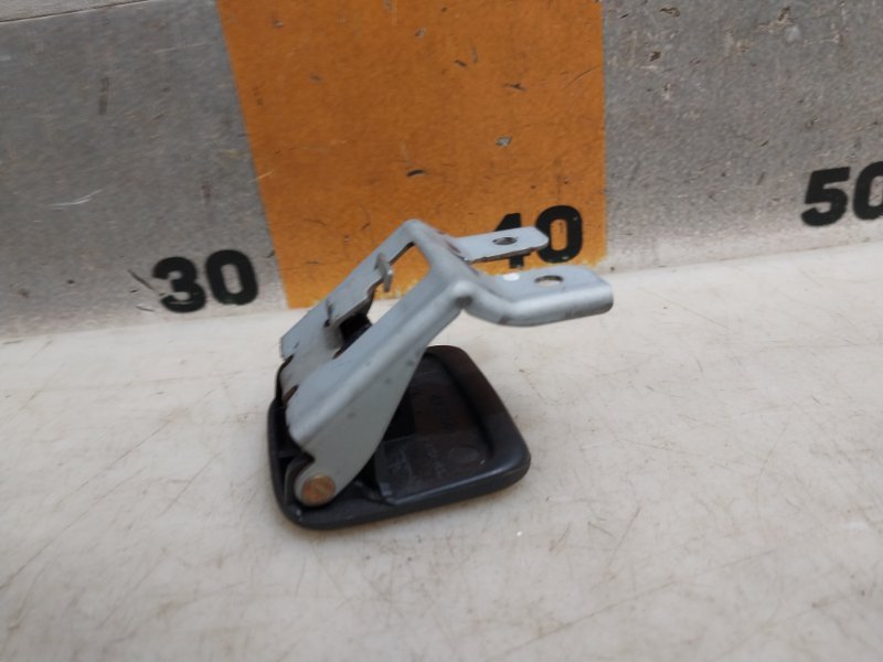 Ручка открывания капота