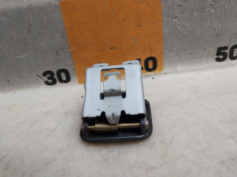 Ручка открывания капота