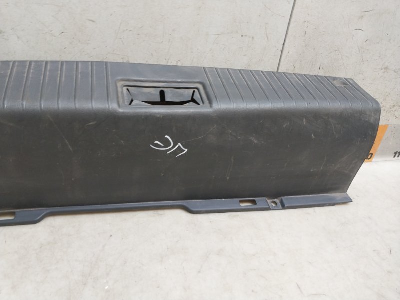 Обшивка багажника