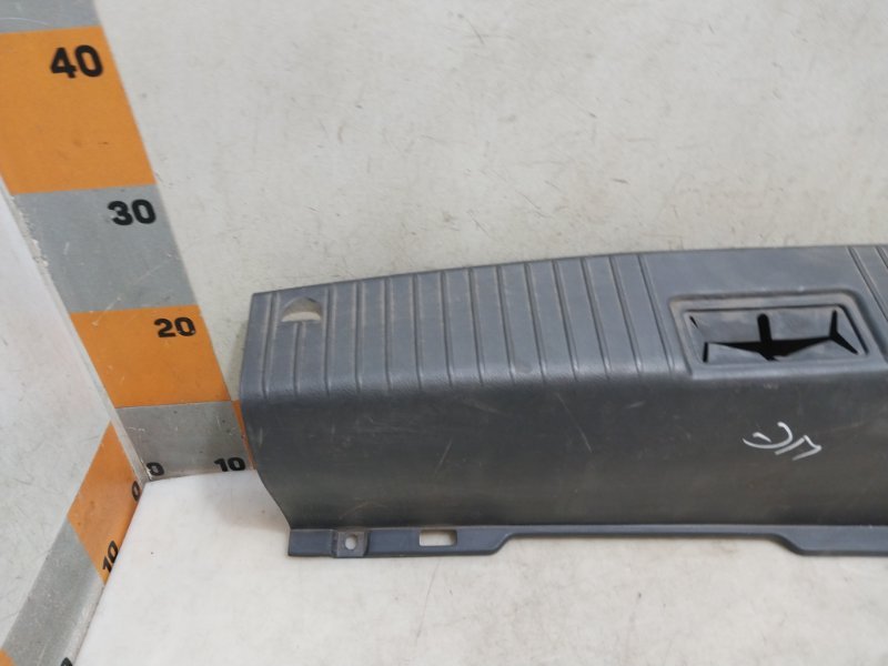 Обшивка багажника