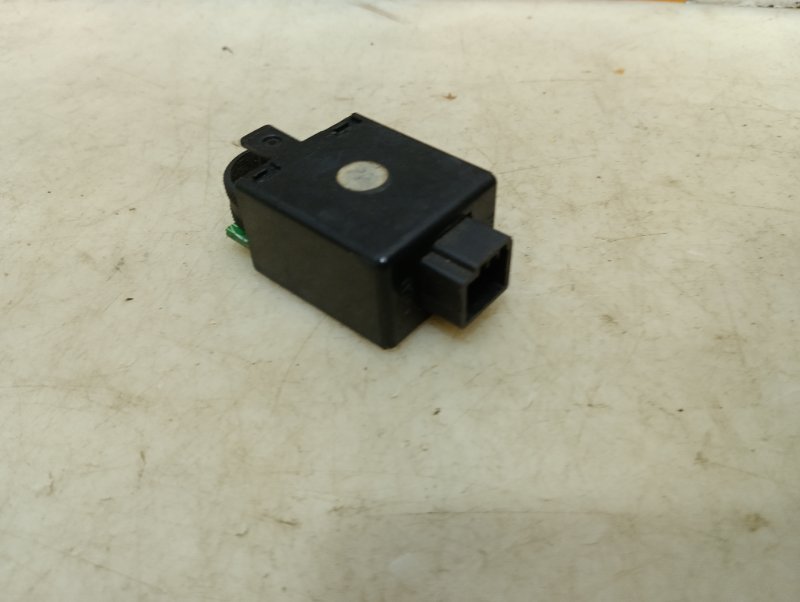 Кнопка корректора фар