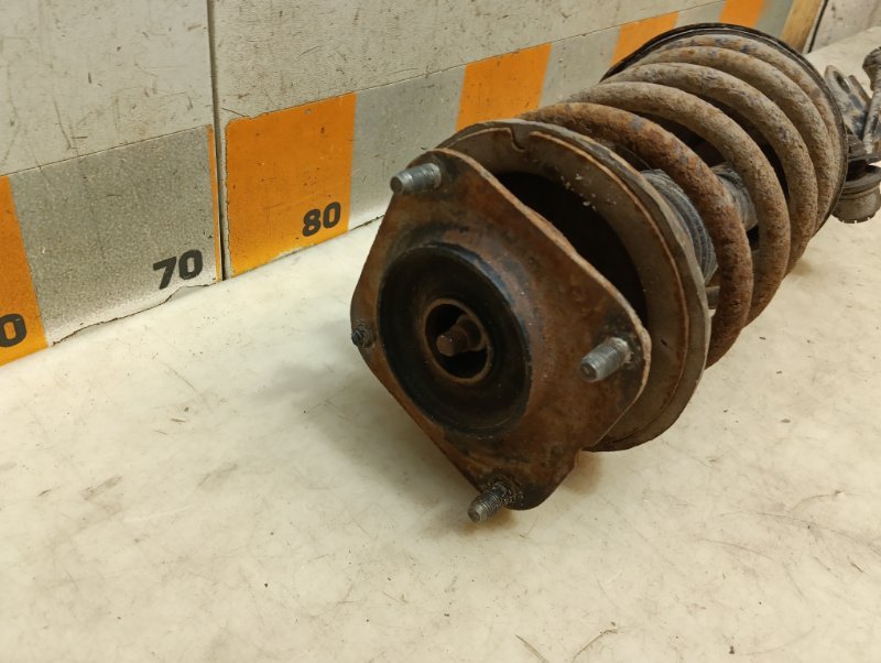 Амортизатор передний