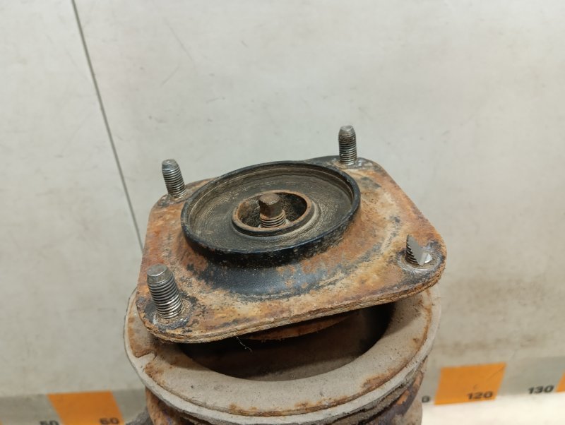 Амортизатор передний