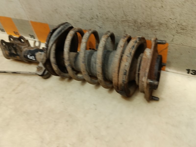 Амортизатор передний