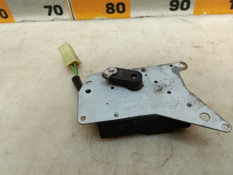 Моторчик заслонки печки