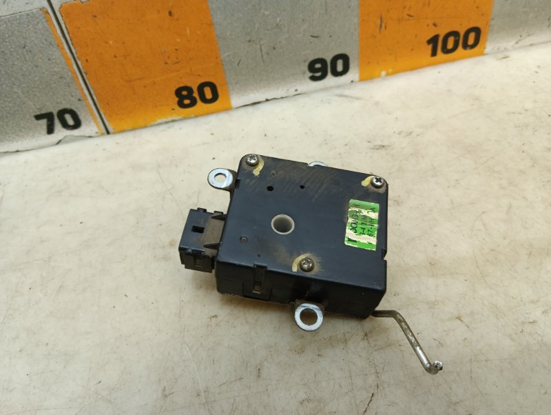 Моторчик заслонки печки