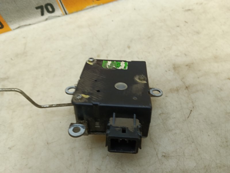 Моторчик заслонки печки