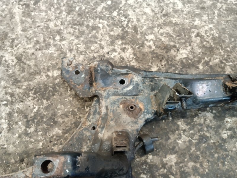 Балка подмоторная