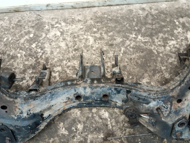 Балка подмоторная