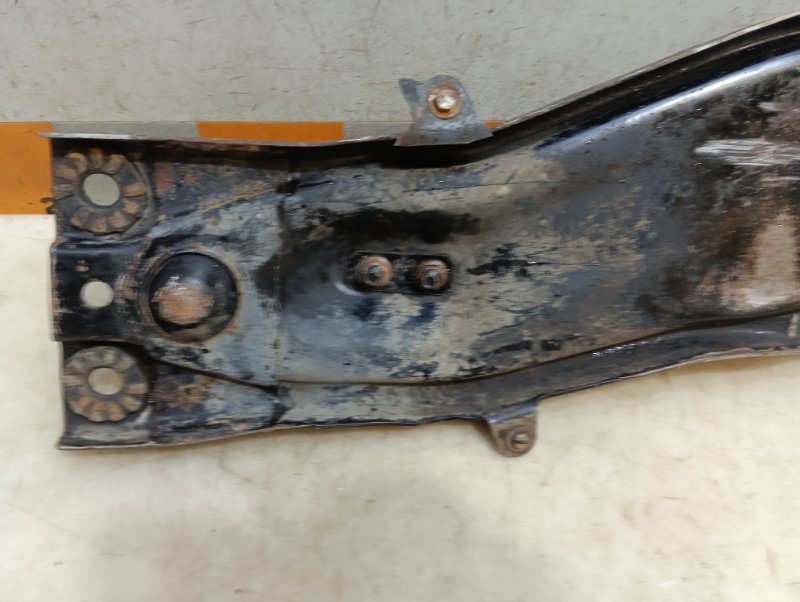 Балка передняя продольная