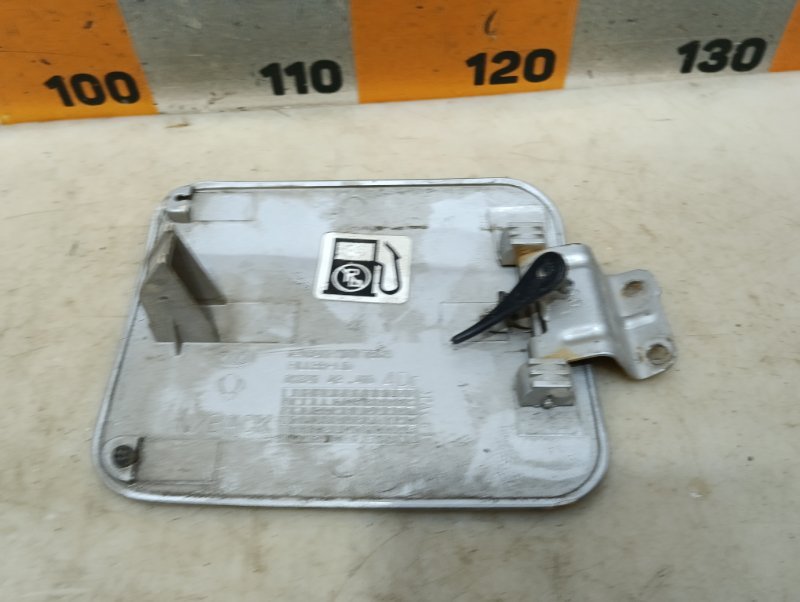 Лючок бензобака