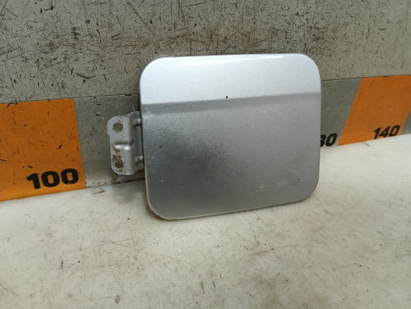 Лючок бензобака