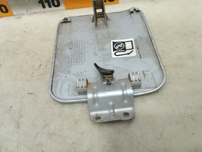 Лючок бензобака