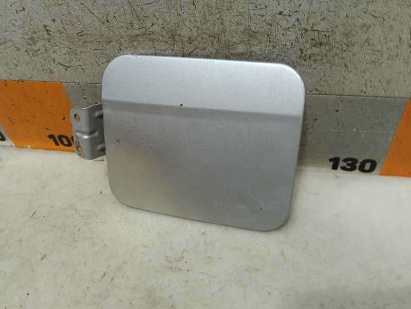 Лючок бензобака