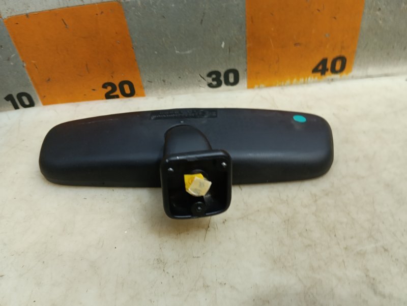 Зеркало заднего вида