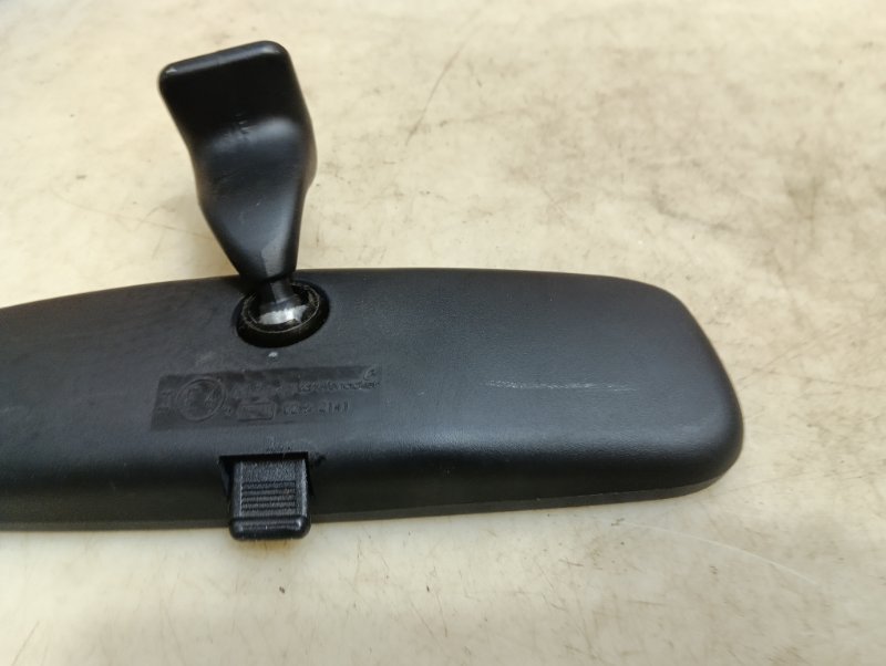 Зеркало заднего вида