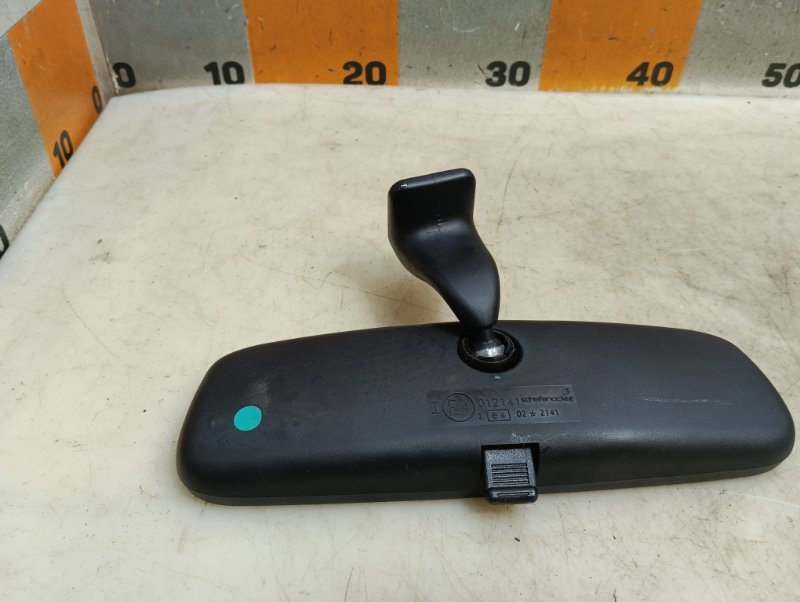 Зеркало заднего вида