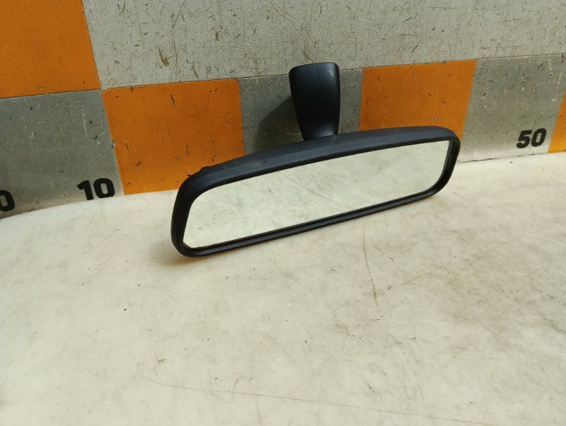 Зеркало заднего вида