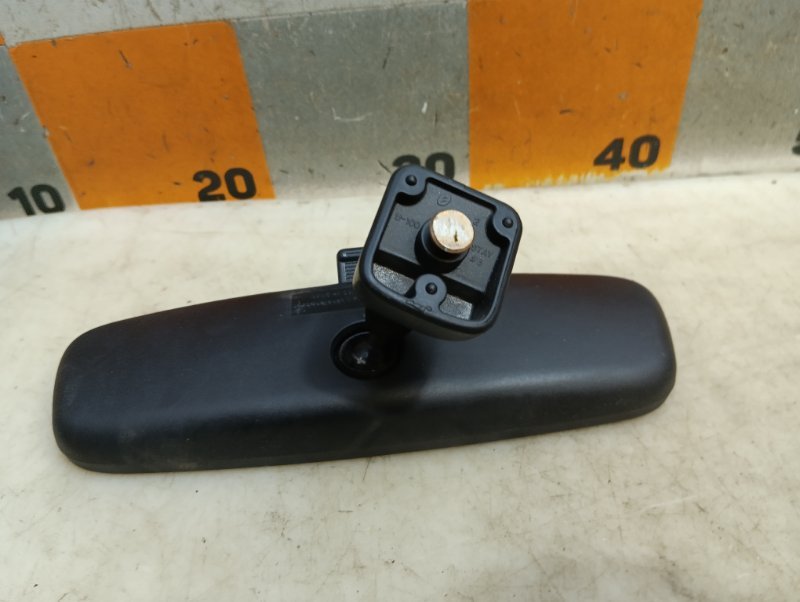 Зеркало заднего вида