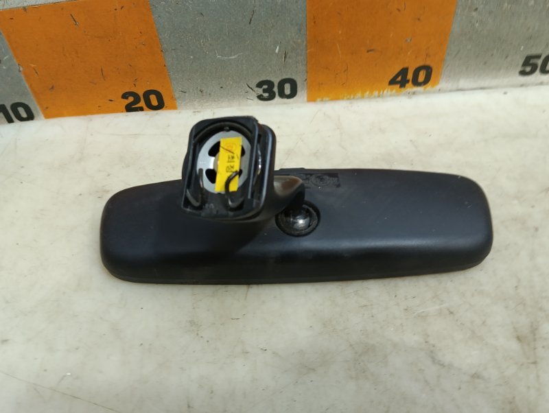 Зеркало заднего вида