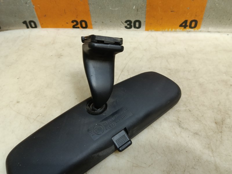 Зеркало заднего вида