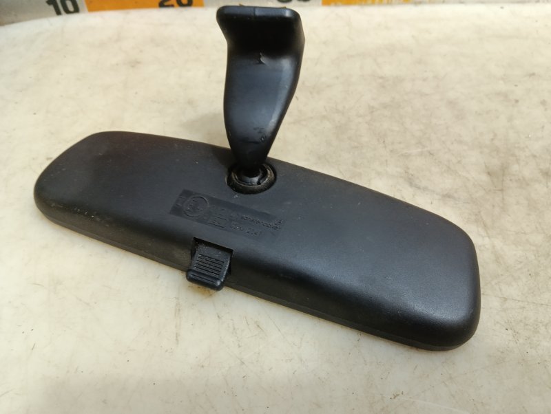 Зеркало заднего вида