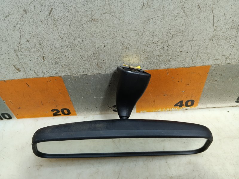 Зеркало заднего вида