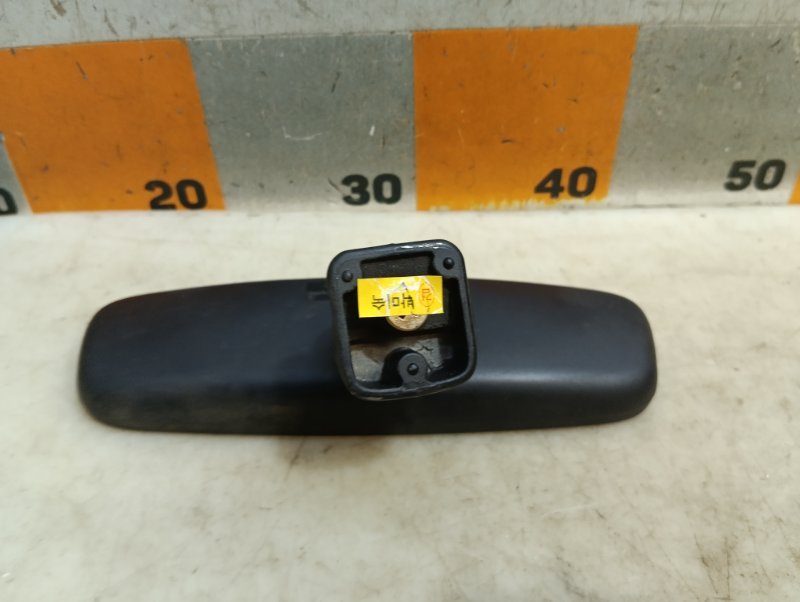 Зеркало заднего вида