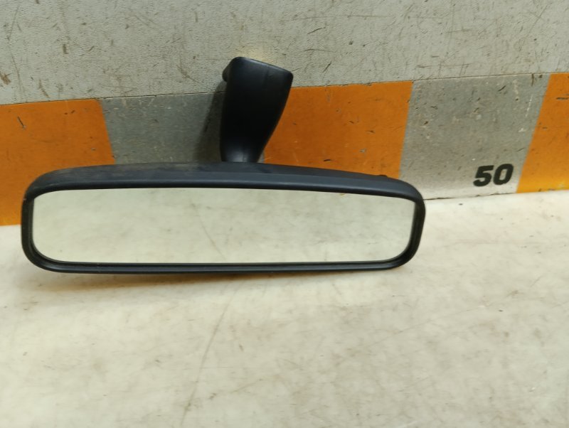 Зеркало заднего вида