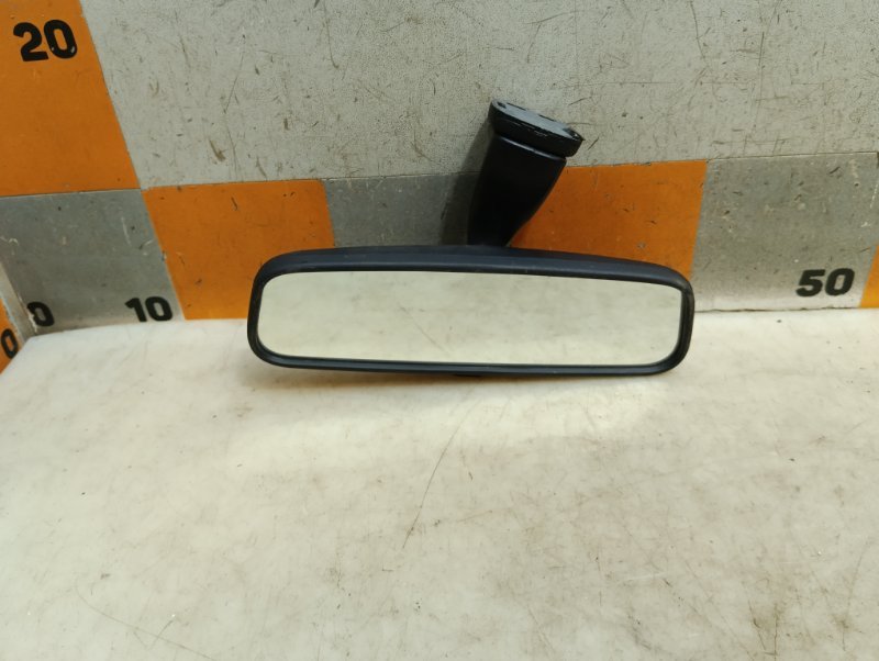 Зеркало заднего вида
