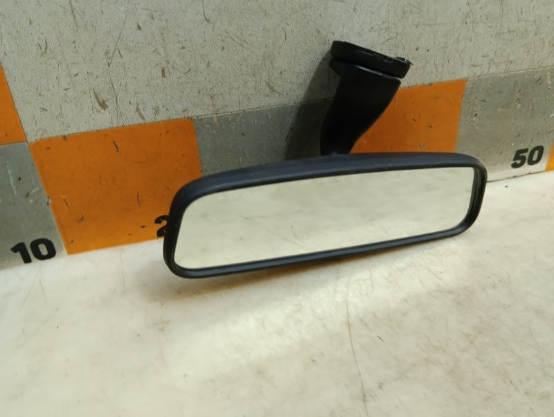 Зеркало заднего вида