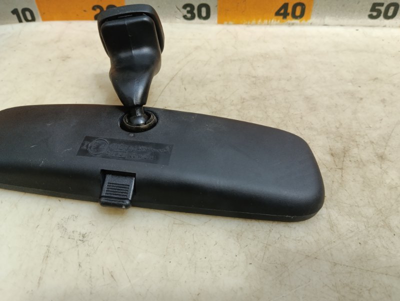 Зеркало заднего вида