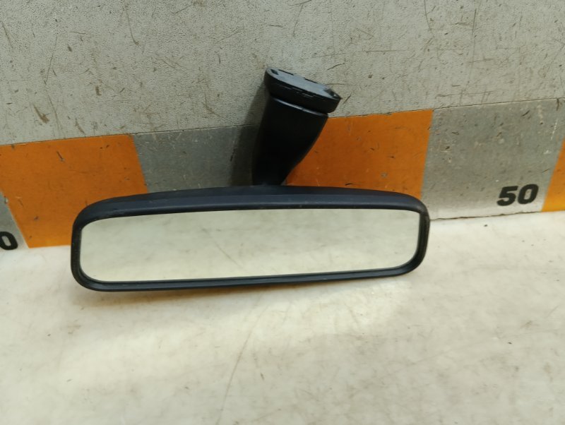 Зеркало заднего вида