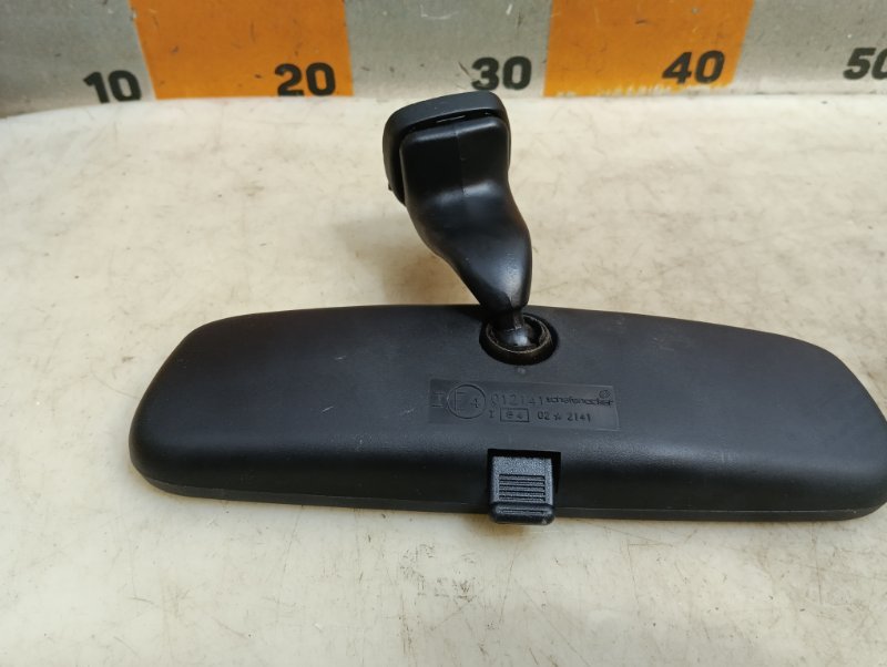 Зеркало заднего вида