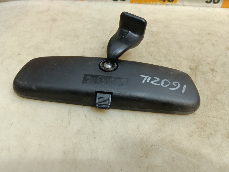 Зеркало заднего вида