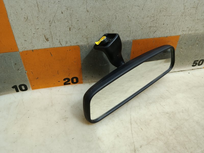 Зеркало заднего вида