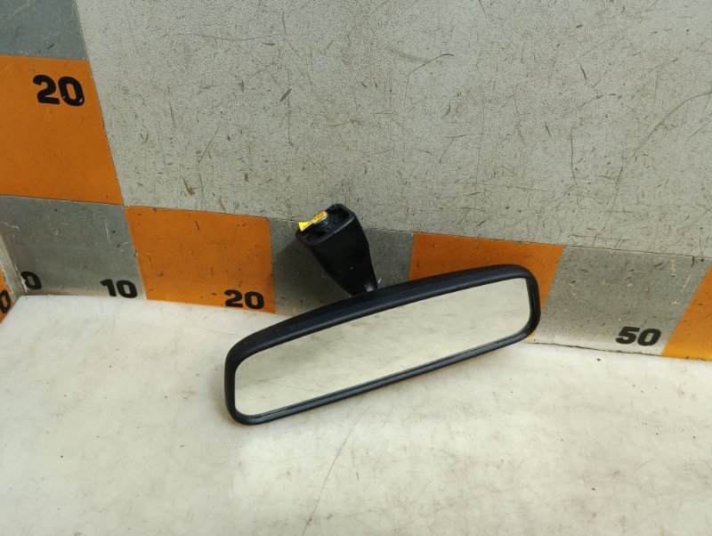 Зеркало заднего вида