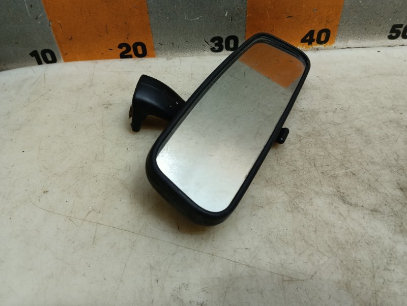 Зеркало заднего вида
