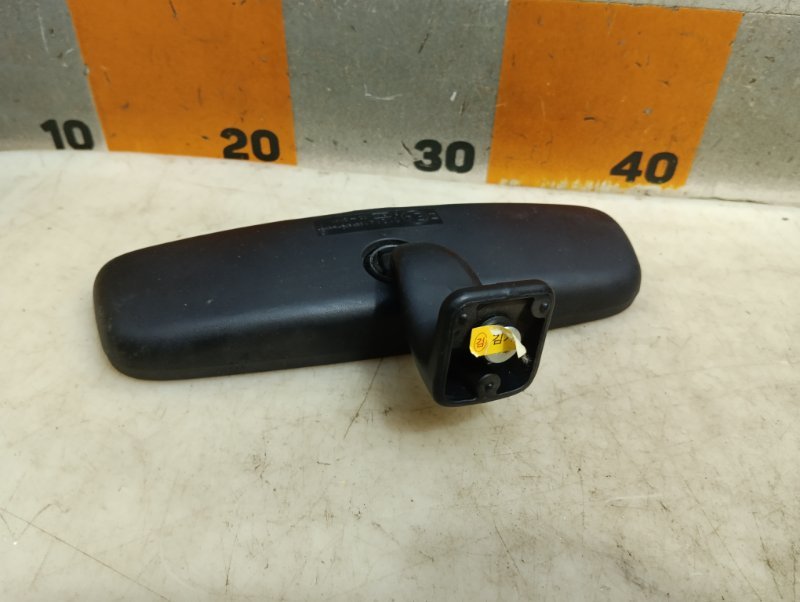 Зеркало заднего вида
