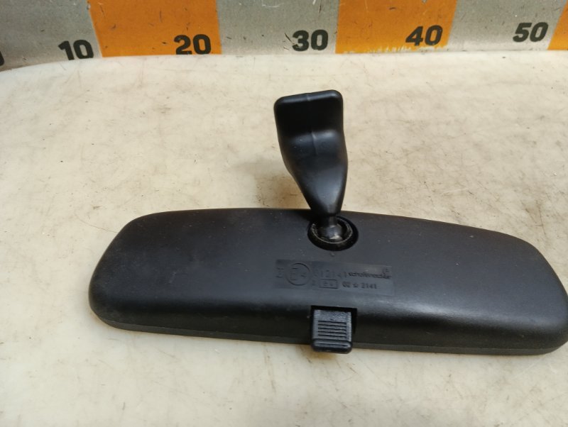 Зеркало заднего вида