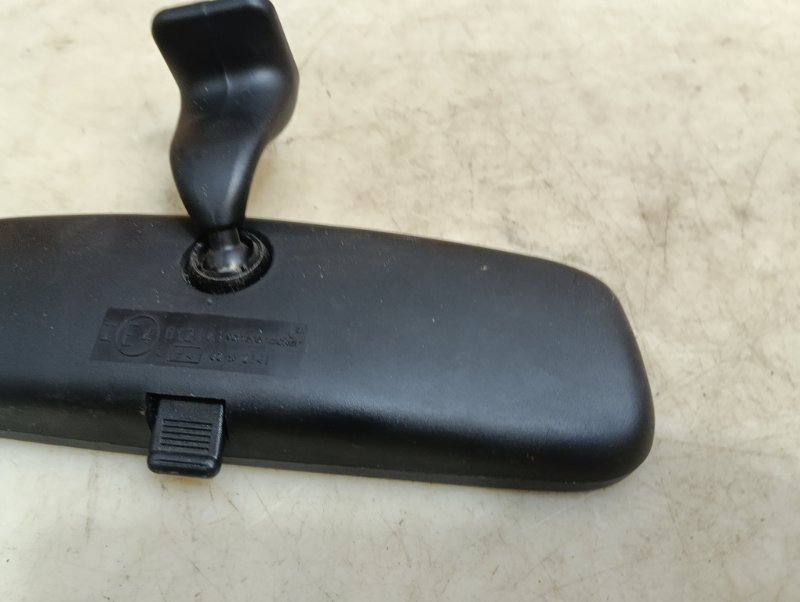 Зеркало заднего вида