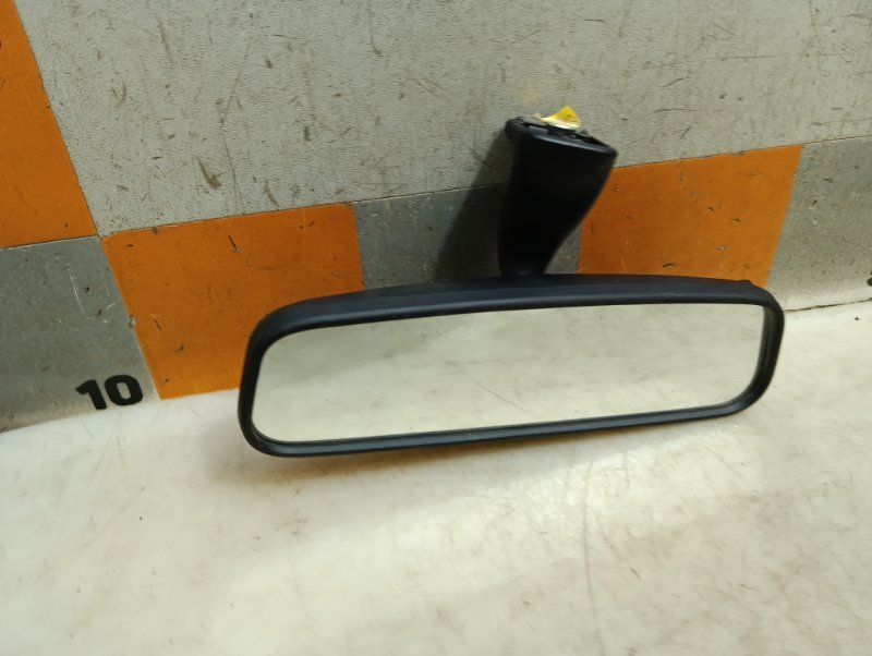 Зеркало заднего вида