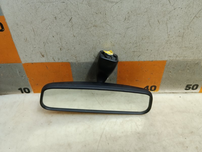 Зеркало заднего вида