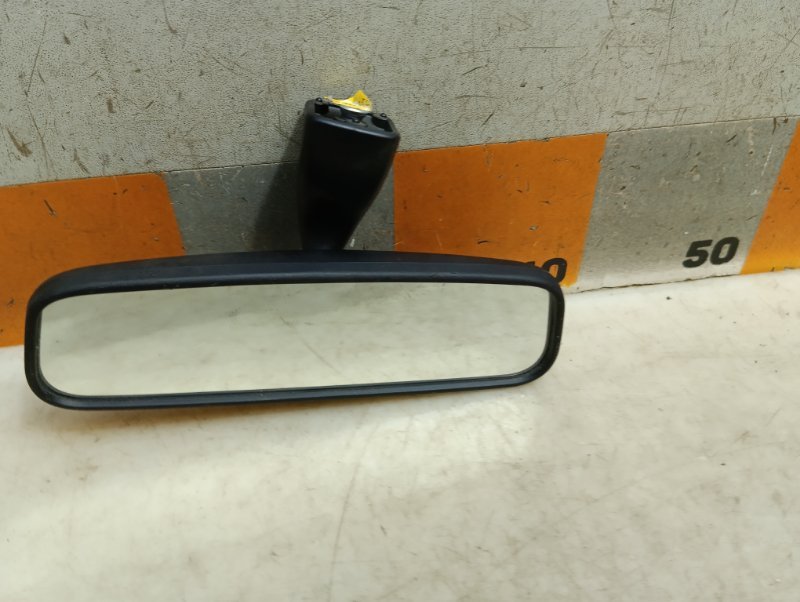 Зеркало заднего вида