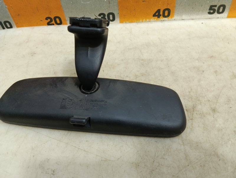 Зеркало заднего вида