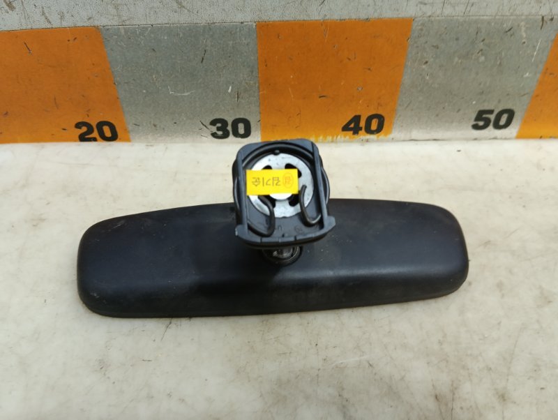 Зеркало заднего вида